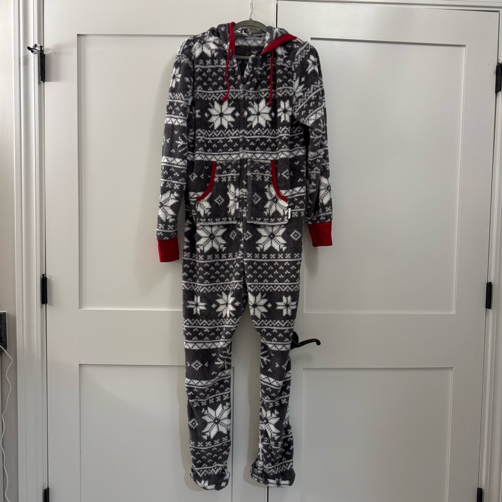 Stylish Gray and Red Women's Patterned Onesie